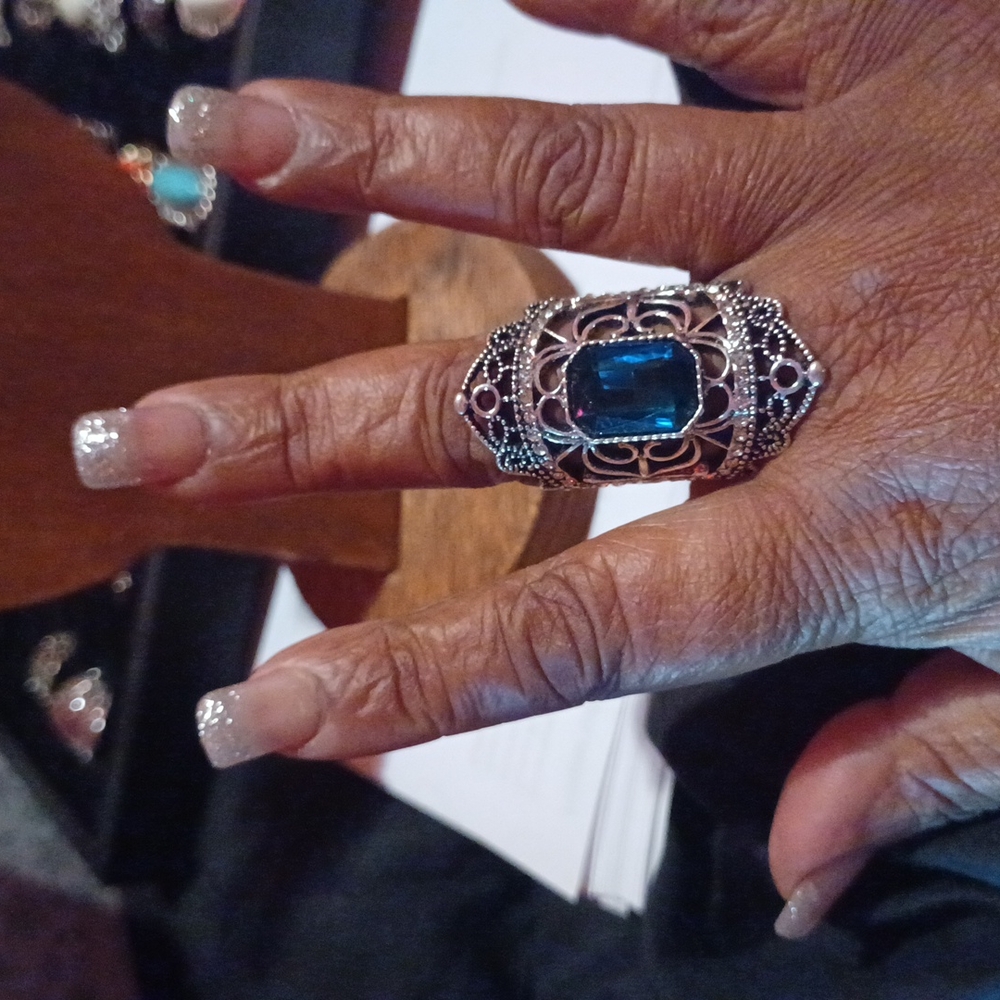 Rings - Picture 5 of 6